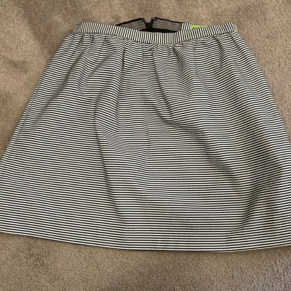 Alice and Olivia skirt in excellent condition